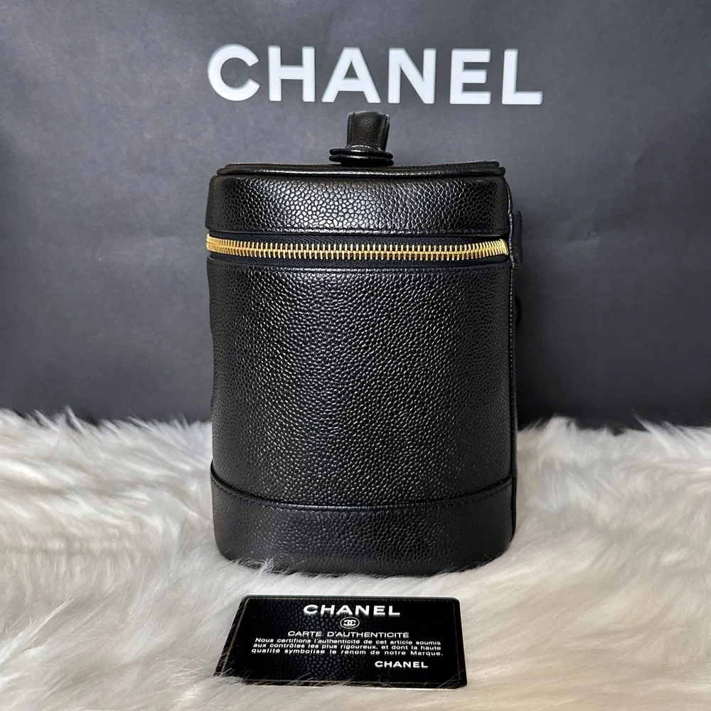 🖤🖤🖤Authentic Black CHANEL CC Stitch Vanity Caviar Handbag